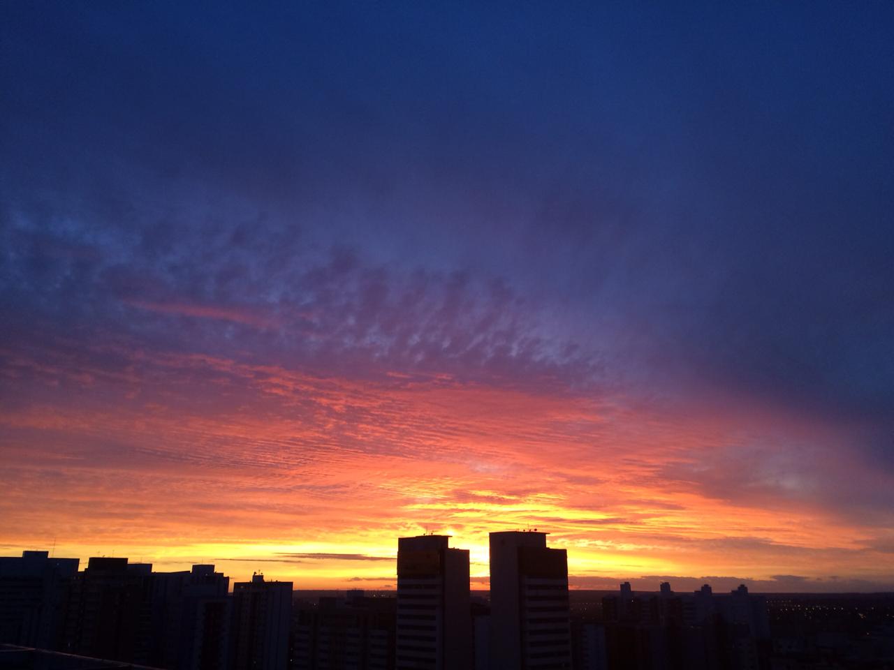 Nascer do sol Brasília Vanilla Sky.jpg